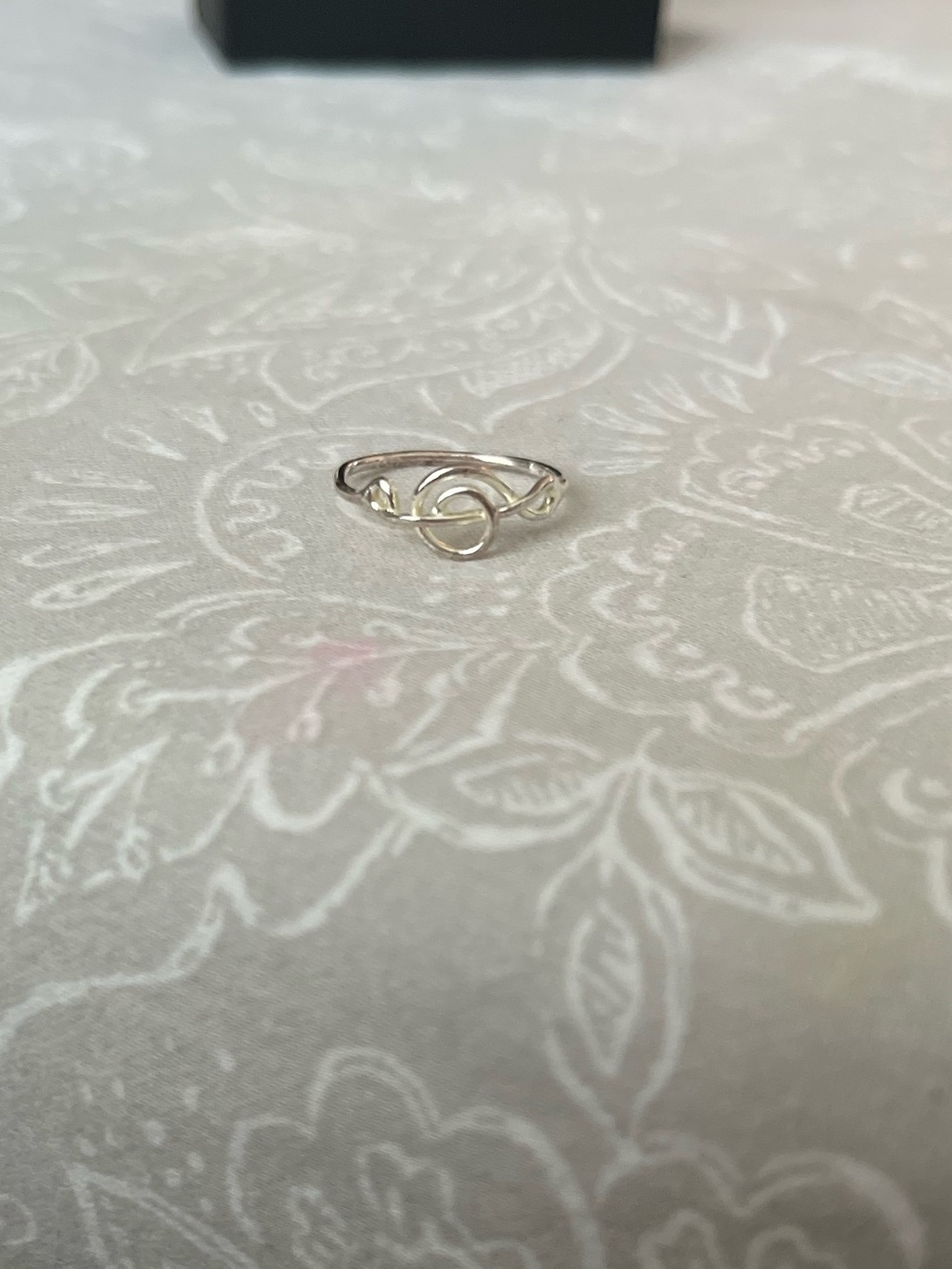 Sterling Silver Treble Clef Midi Ring - Picture 4 of 4
